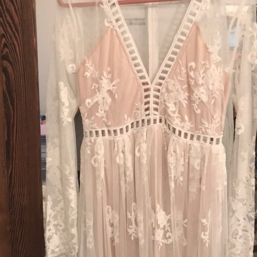 White Lace long dress/Long sleeve - Picture 5 of 7